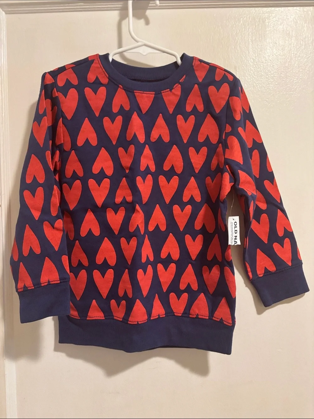 NWT 5T Old Navy Navy Sweatshirt Red Heart ALL OVER sweatshirt
